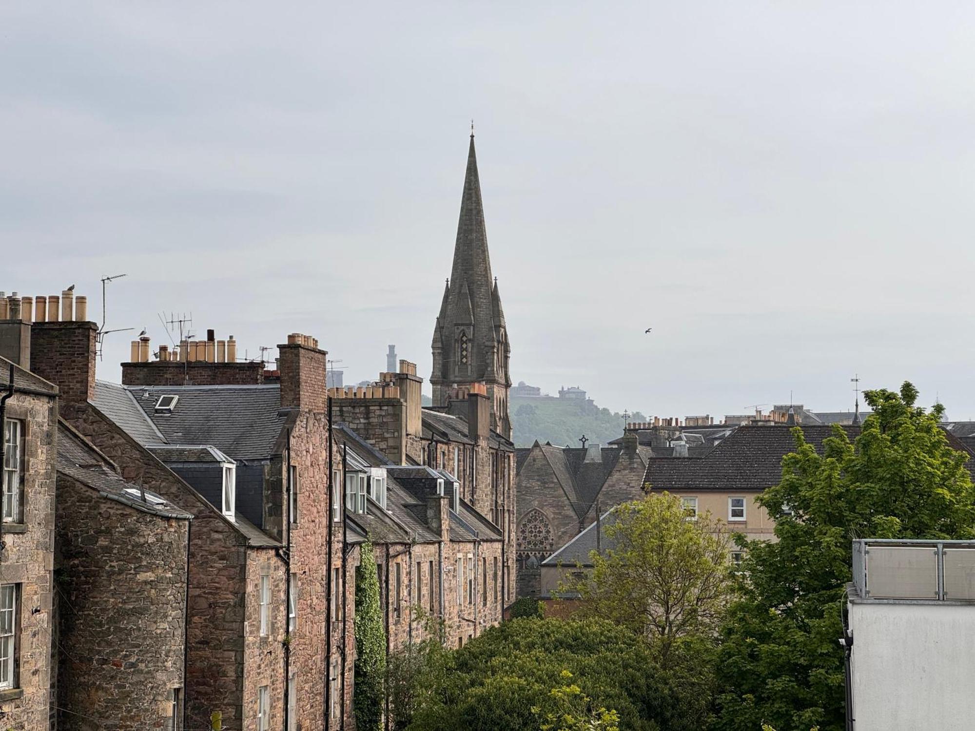 Arthurs Penthouse - Central Edinburgh Leith Walk 2-Storey Apartment - Free Parking & Fast Wifi المظهر الخارجي الصورة