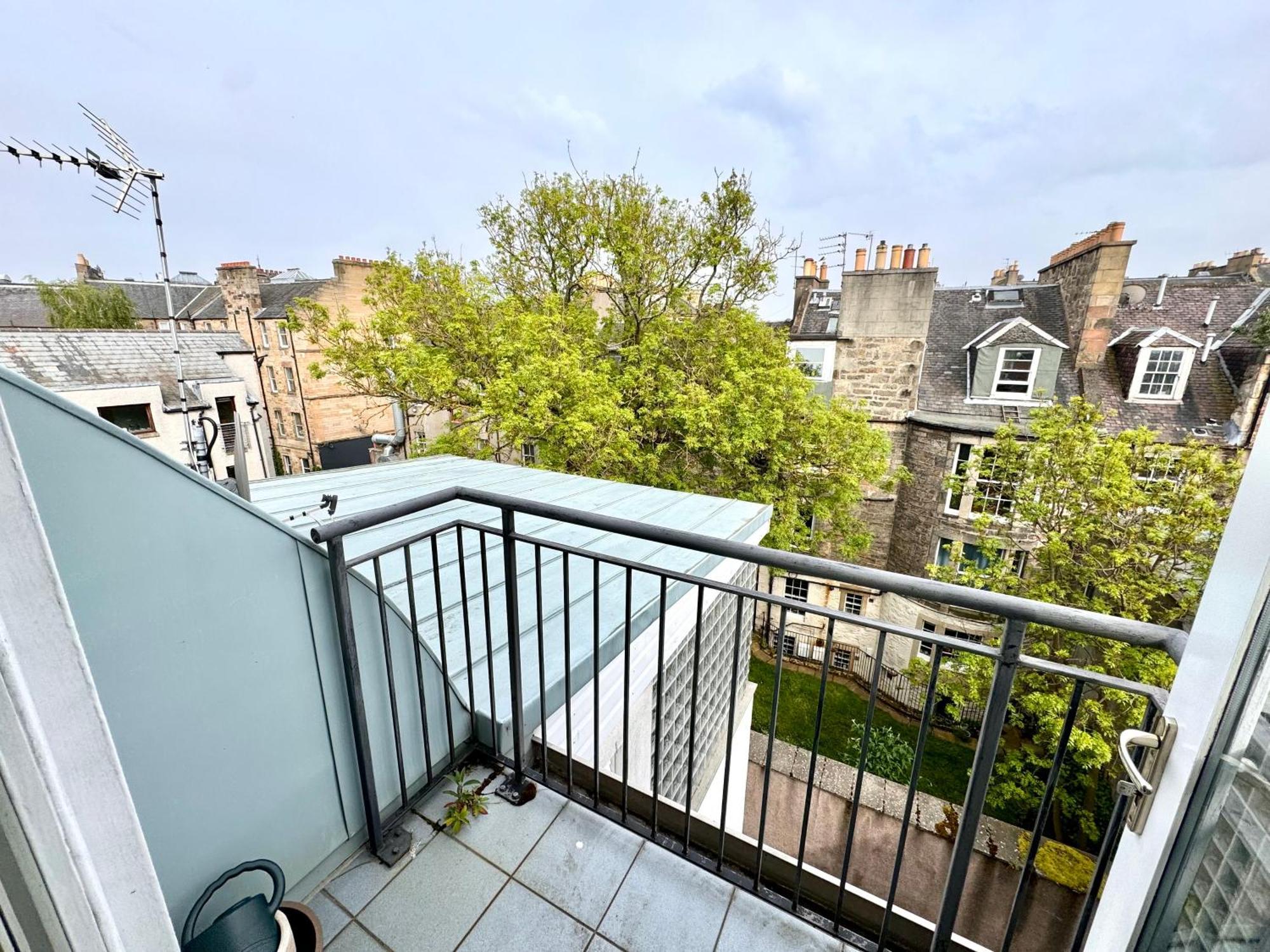 Arthurs Penthouse - Central Edinburgh Leith Walk 2-Storey Apartment - Free Parking & Fast Wifi المظهر الخارجي الصورة